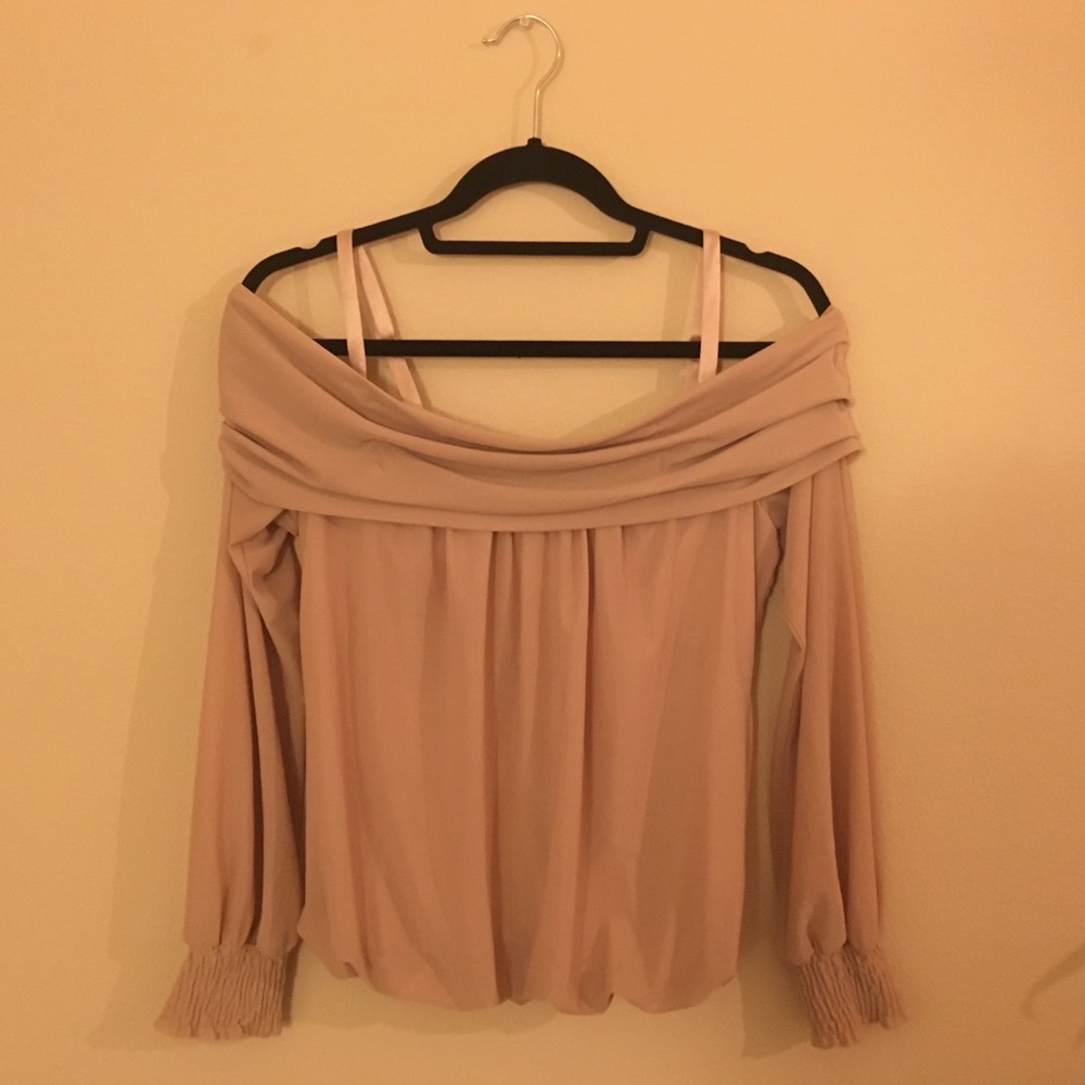 Off the Shoulder Top S